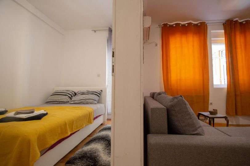 Centar Stan Na Dan Za Do 4 Osobe Novi Sad