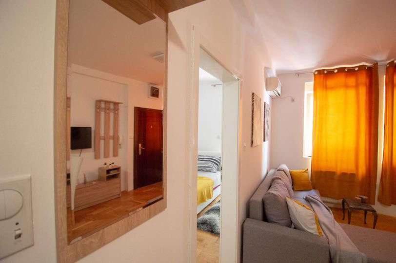 Apartment Centar Stan Na Dan Za Do 4 Osobe Novi Sad